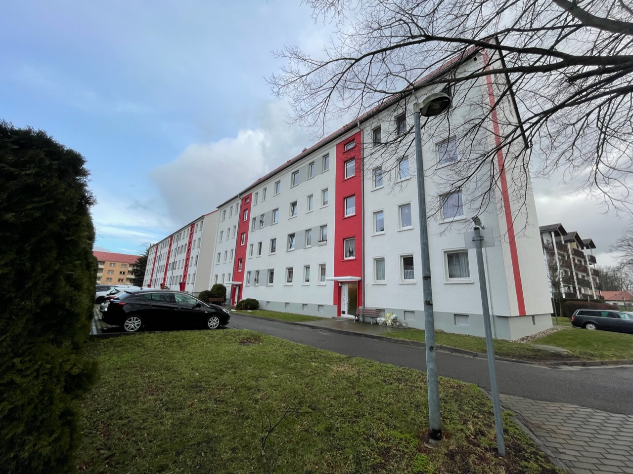 01-Hausfront-OS44b.jpeg
